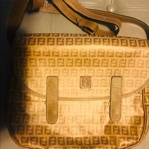 Vintage Fendi messengers bag 💼